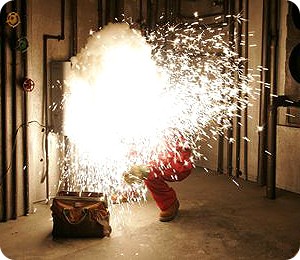 Inadequate PPE Causes Arc Flash Injuries: End of 2016 Australian Report Findings